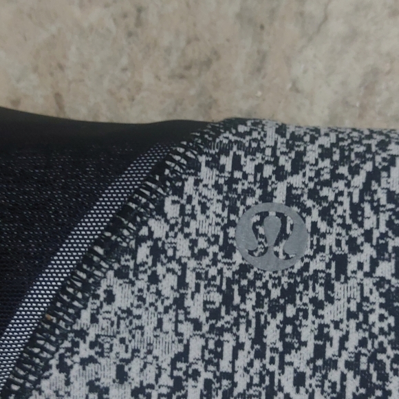 NWOT Lululemon Pace Rival Crops 8 - Picture 11 of 11